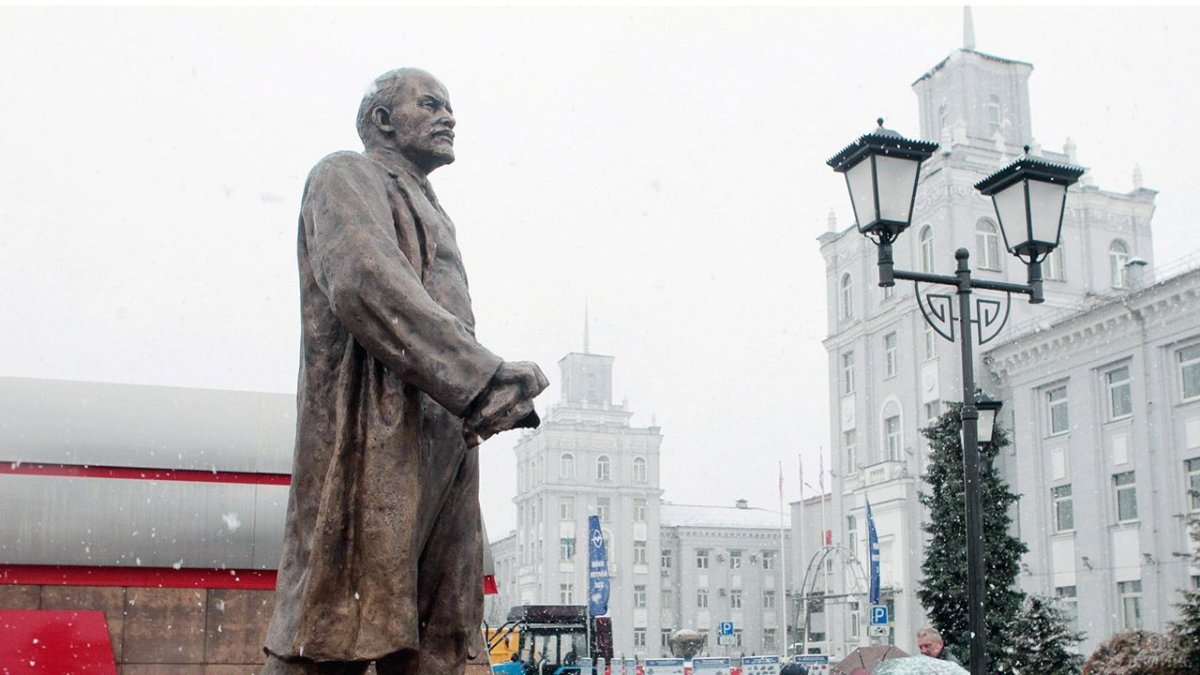 Памятник Ленину у Минского тракторного завода