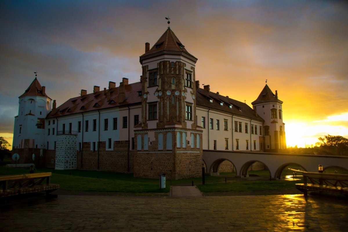 Дворцы замки беларуси