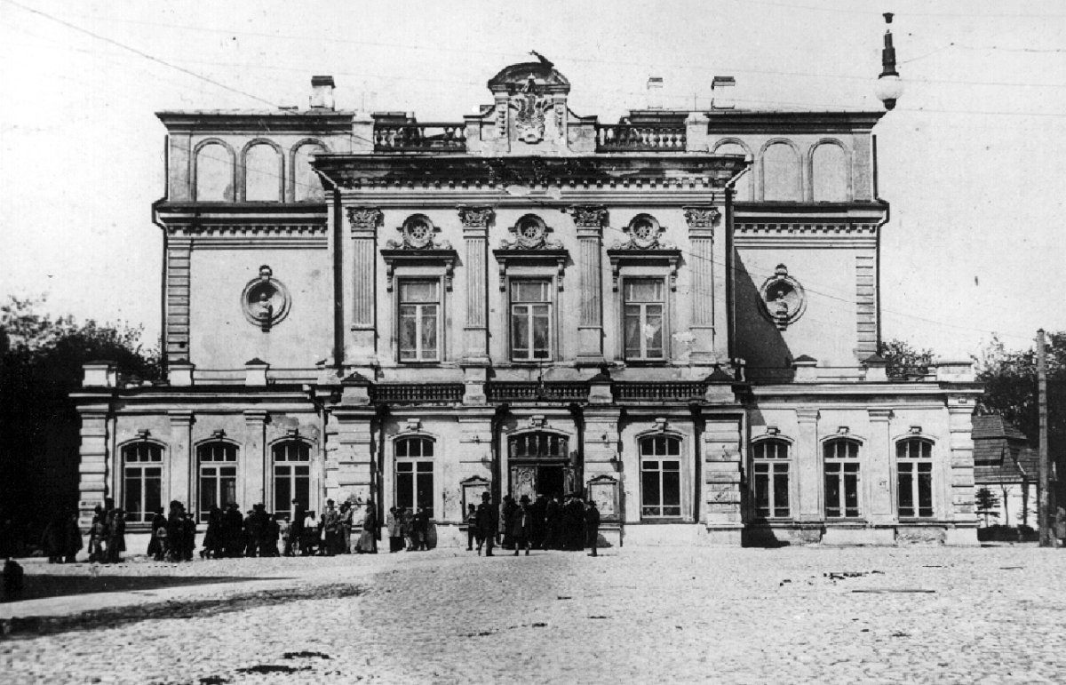 Первый театр в беларуси