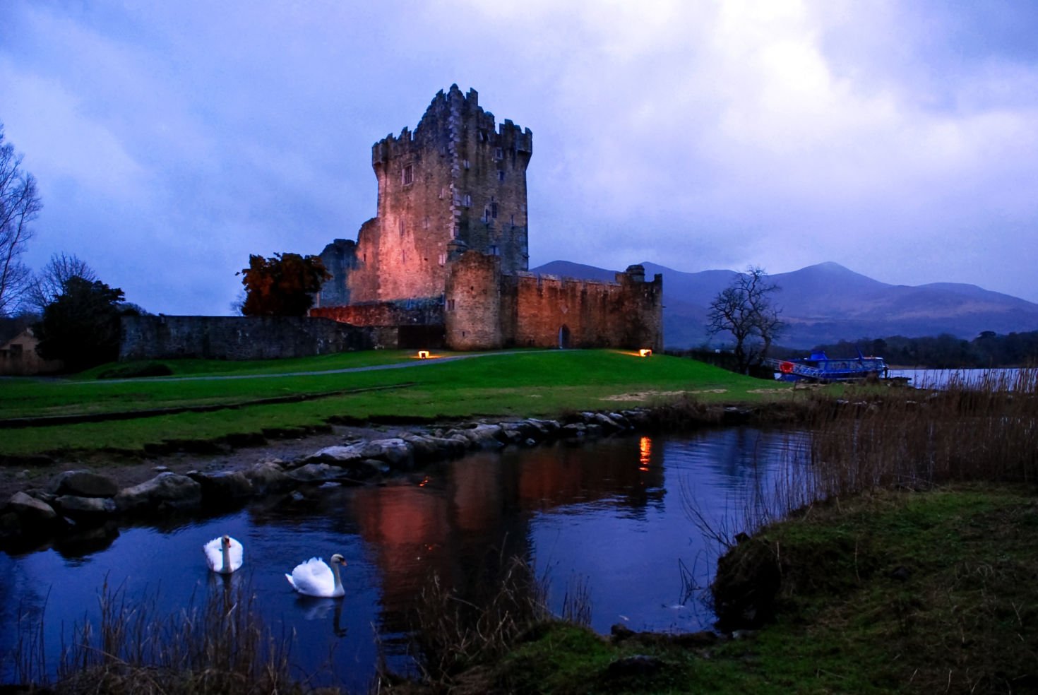 Scotland northern ireland. Национальный парк Килларни Ирландия. Замок Килларни Ирландия. Национальный парк Килларни (графство Керри). Нокнари Ирландия город.