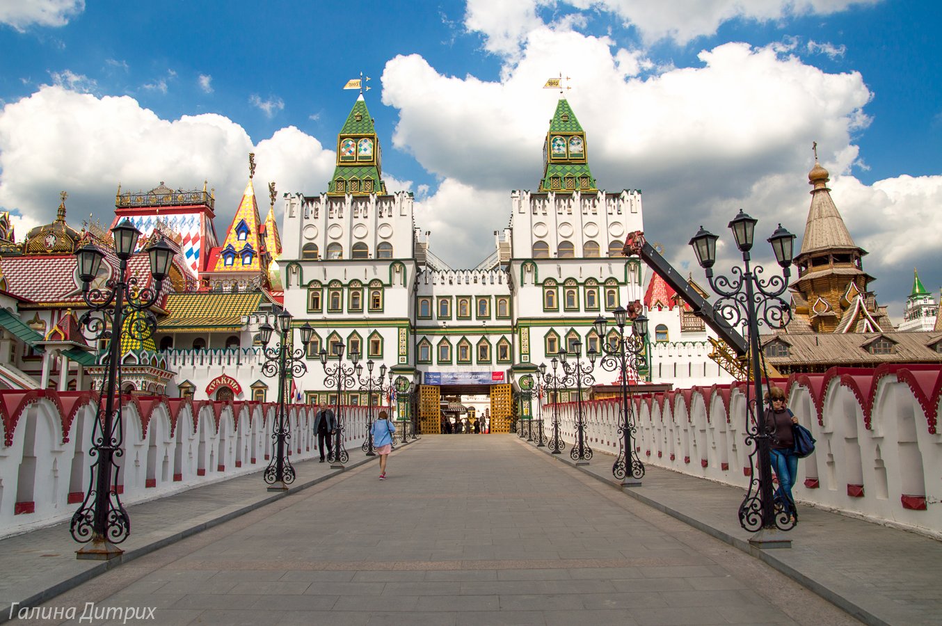 Измайловский кремль какое метро. Кремль в Измайлово. Измайловский парк Кремль. КРК Измайловский Кремль. Измайлово Кремль территория.