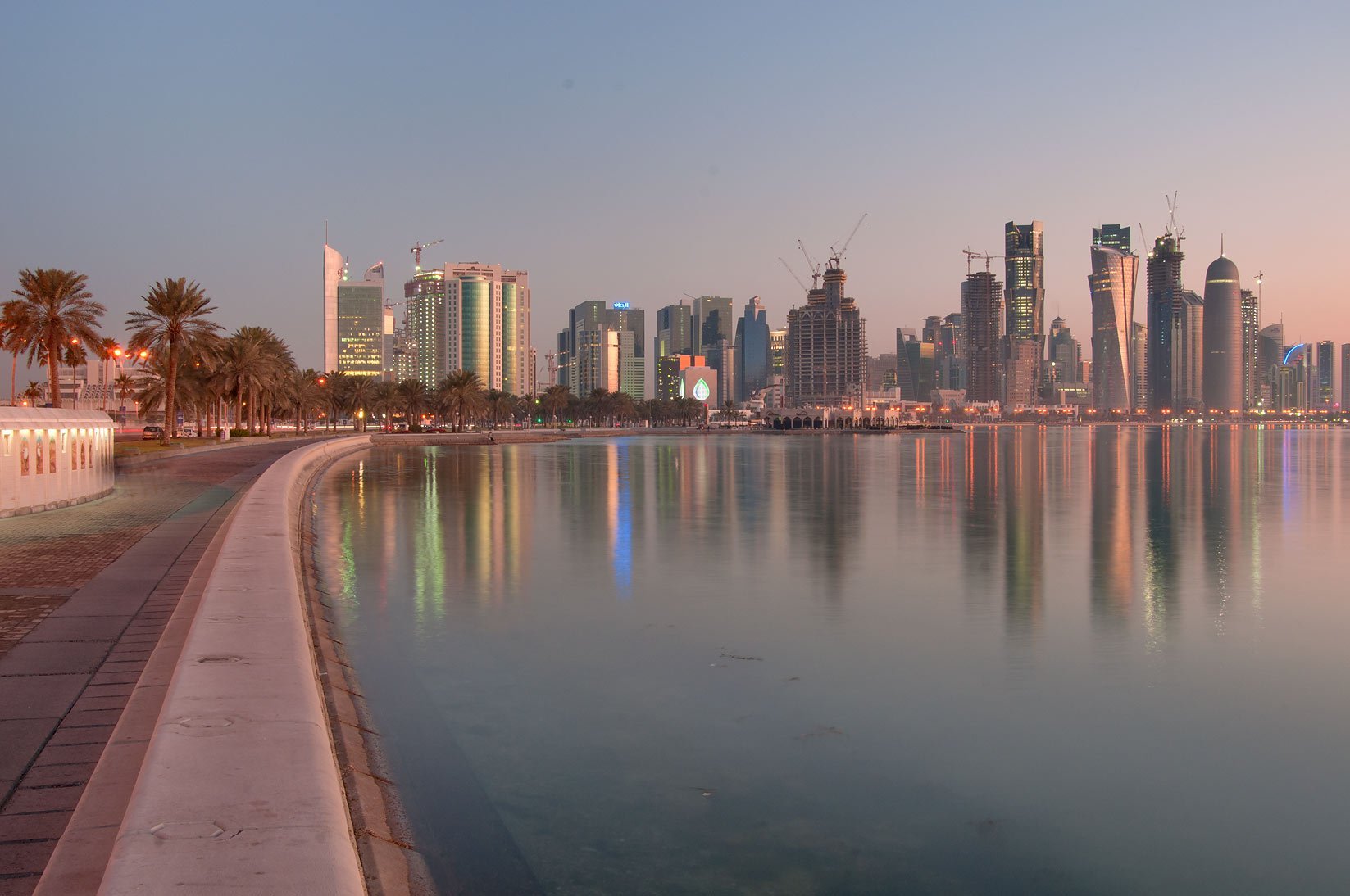 Qatar. Набережная Корниш Доха. Набережная Катар Корниш. Doha Corniche Катар. Набережная Корниш в Дохе Катар.