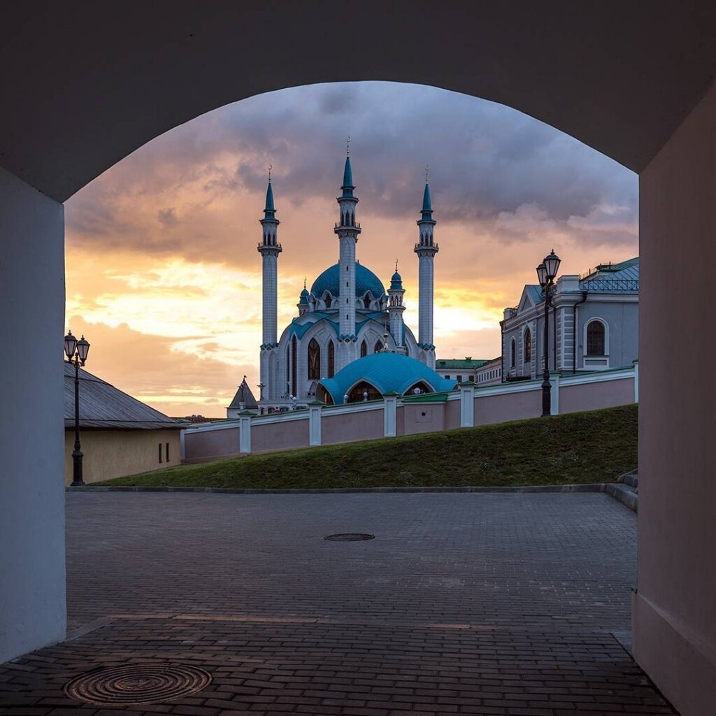 Достопримечательность кул шариф. Кул-Шариф Казанский Кремль. Казань Кремль кул Шариф. Мечеть в Казанском Кремле. Кул-Шариф Казанский Кремль внутри.