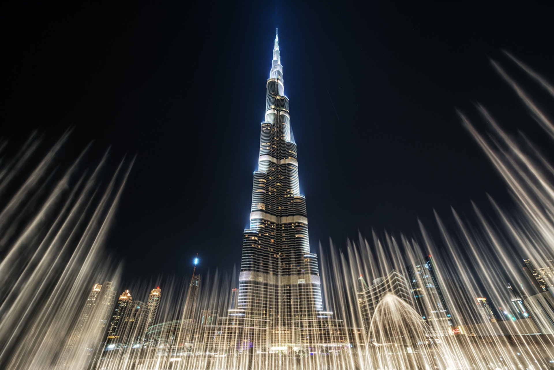 Покажи бурдж халифа. Бурдж-Халифа Дубай. Небоскрёб Бурдж-Хали́фа (Дубай). Башня Бурдж-Халифа (Дубай, ОАЭ, Архитектор Эдриан Смит). Дубай здание Бурдж Халифа.