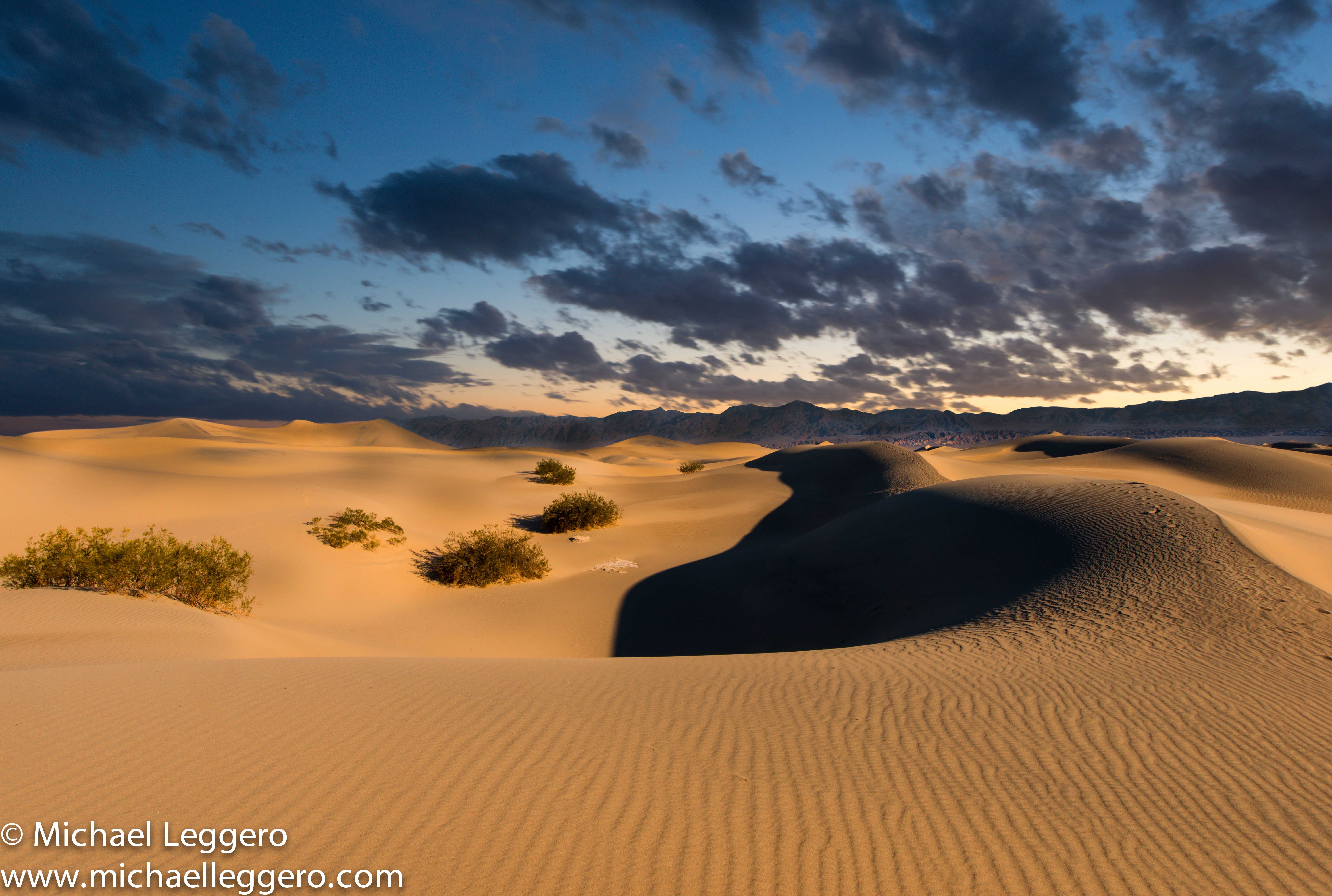 Самая крупная пустыня на земле. Эль Азизия. Пустыня сахара (Экорегион). Эль-Азизия Ливия. Рассвет в пустыне.