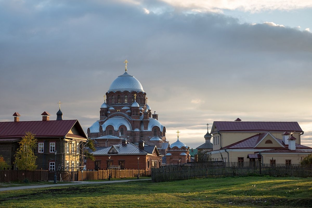 Иоанно-Предтеченский монастырь остров град Свияжск