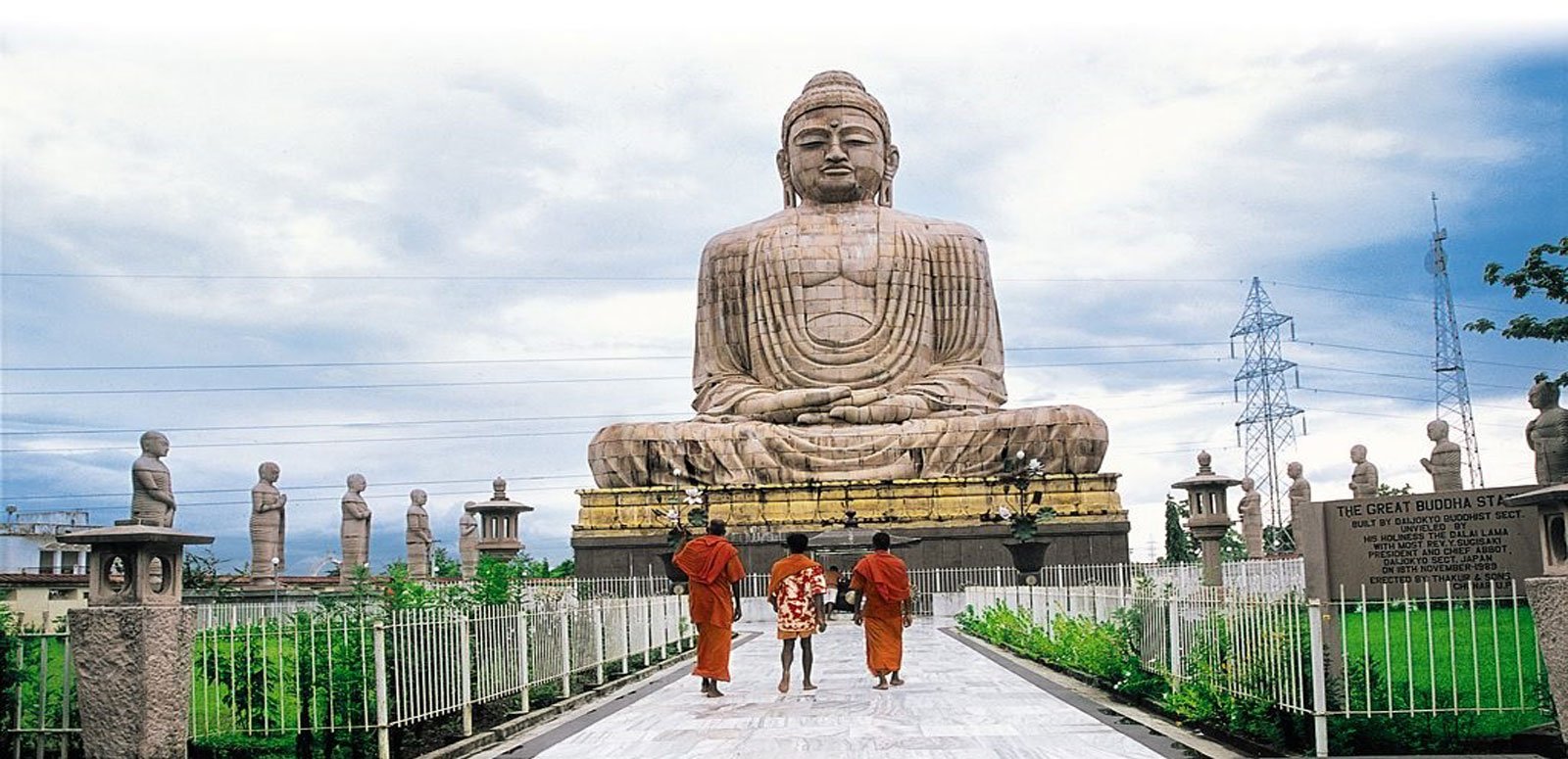 Статуя Будды Бодхгая