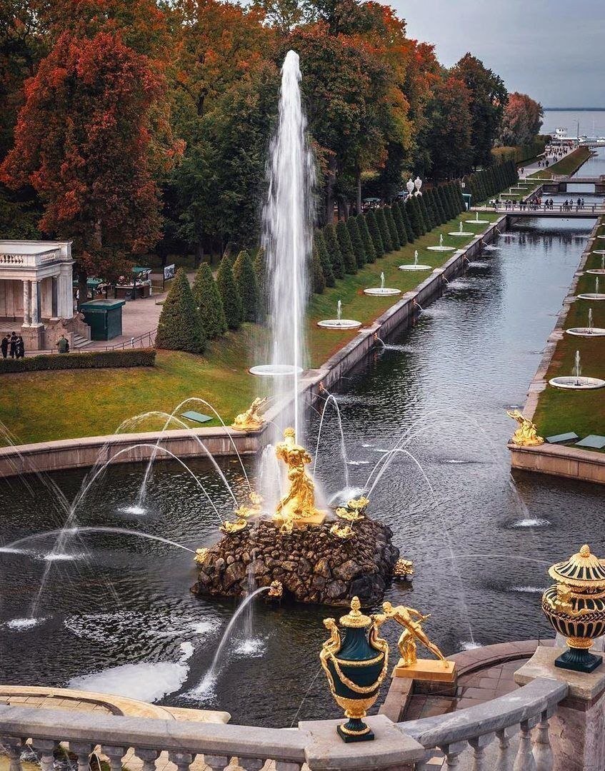 Петергоф дворцово-парковый комплекс