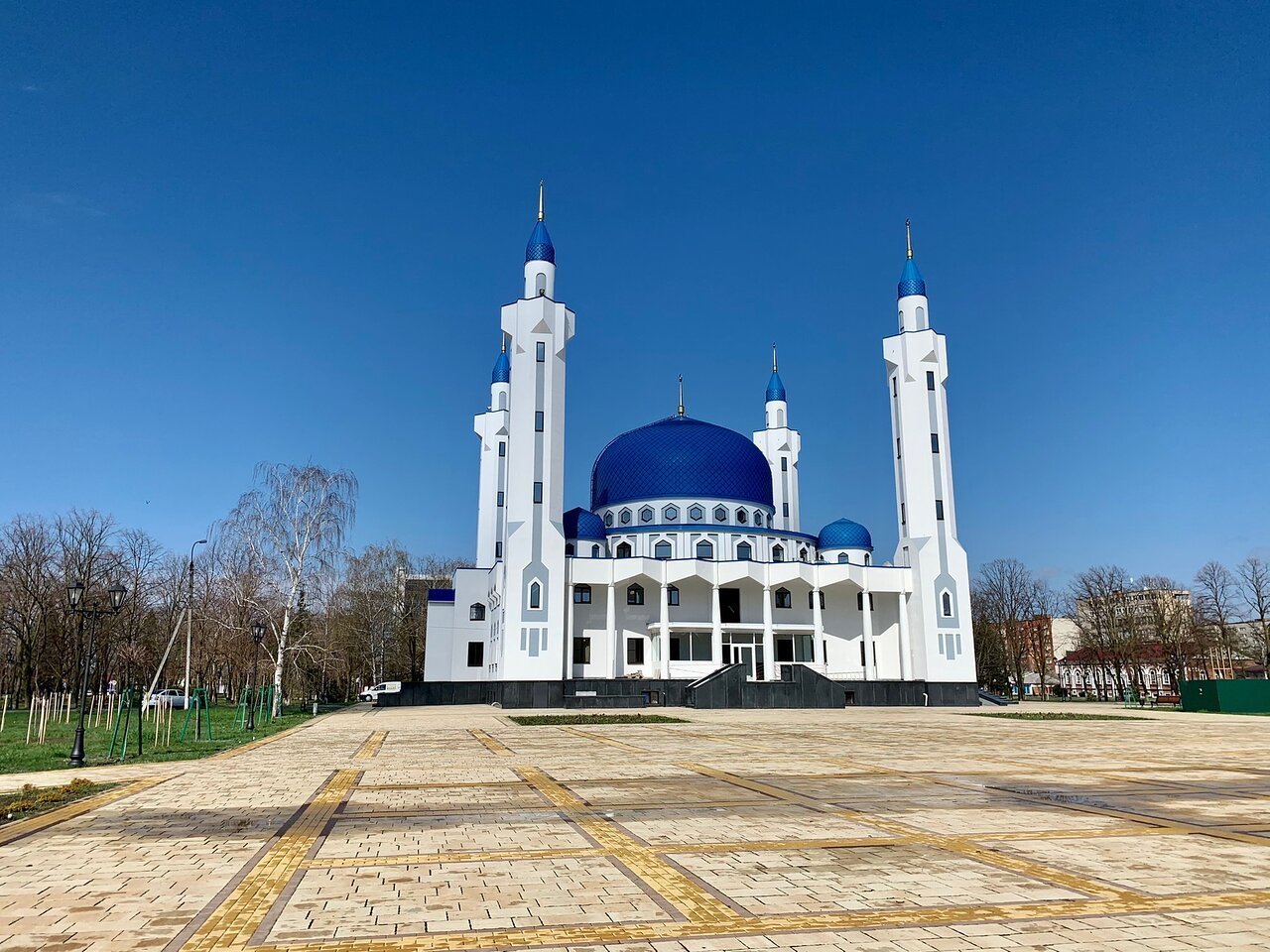 Майкоп красивее. Мечеть Адыгея Майкоп. Соборная мечеть Адыгея. Соборная мечеть Майкопа Майкоп. Столица Адыгеи мечеть.