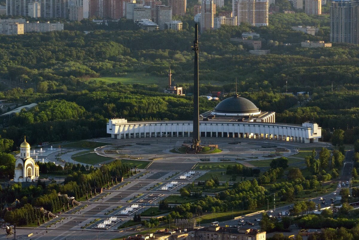 Горе спб. Поклонная гора Санкт-Петербург. Озерки Поклонная гора. Район Поклонной горы в СПБ. Парк Победы Поклонная гора вид сверху.