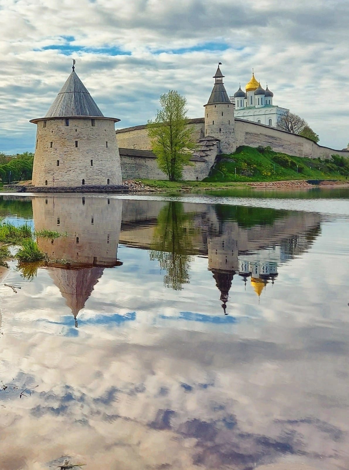 Псков Кремль и Троицкий собор фото