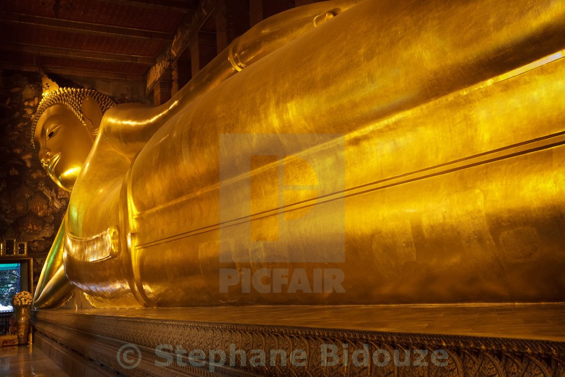 Золотая лежит на дне. Золотой Будда в Бангкоке. Будда лежачий золотой Будда. Лежащий Будда ват Пхо. Лежачий Будда в Бангкоке.