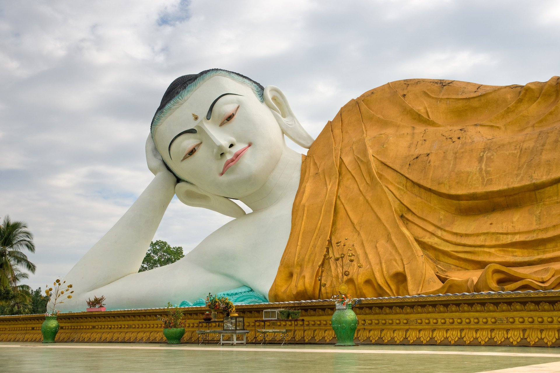лежащий будда вьетнам