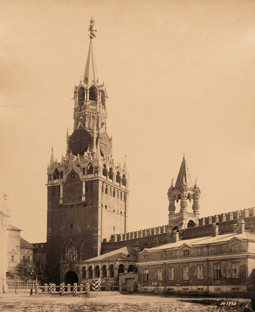 Спасская башня Московского Кремля 19 век
