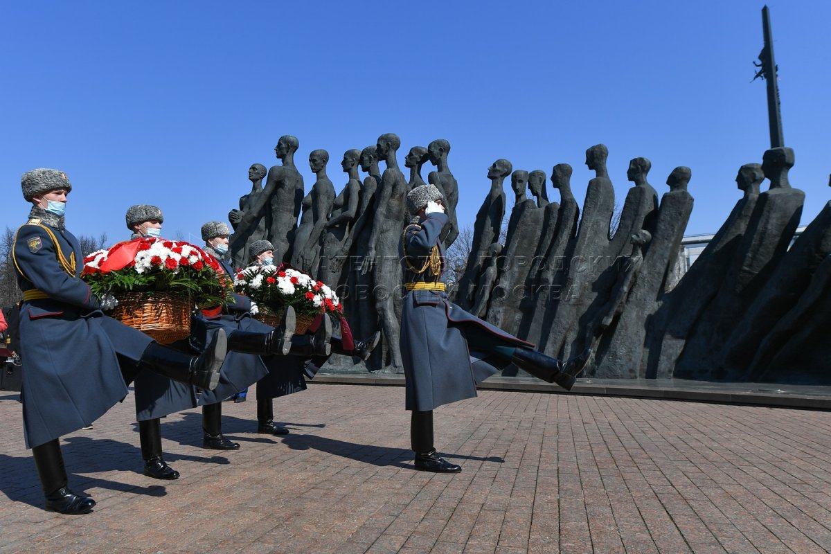 Поклонная гора памятник узникам концлагерей