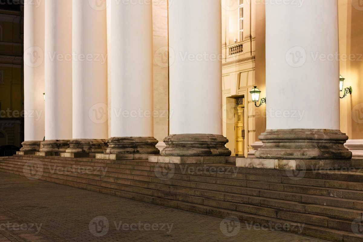 Театр с колоннами