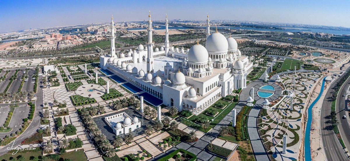Самая большая мечеть в арабских эмиратах