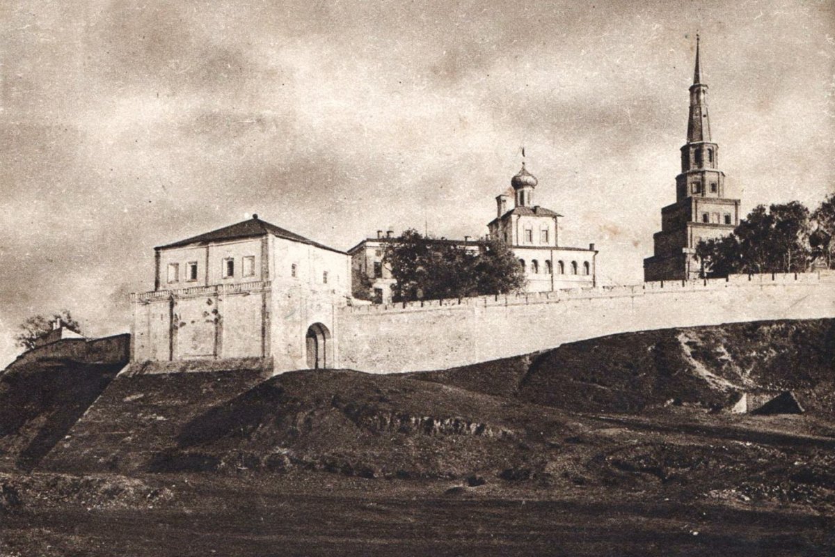 Тайницкая башня Казанского Кремля