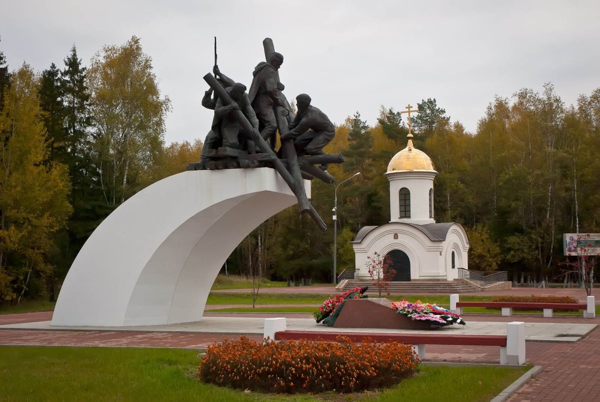 Памятник воинам дорожникам 71 км Минского шоссе