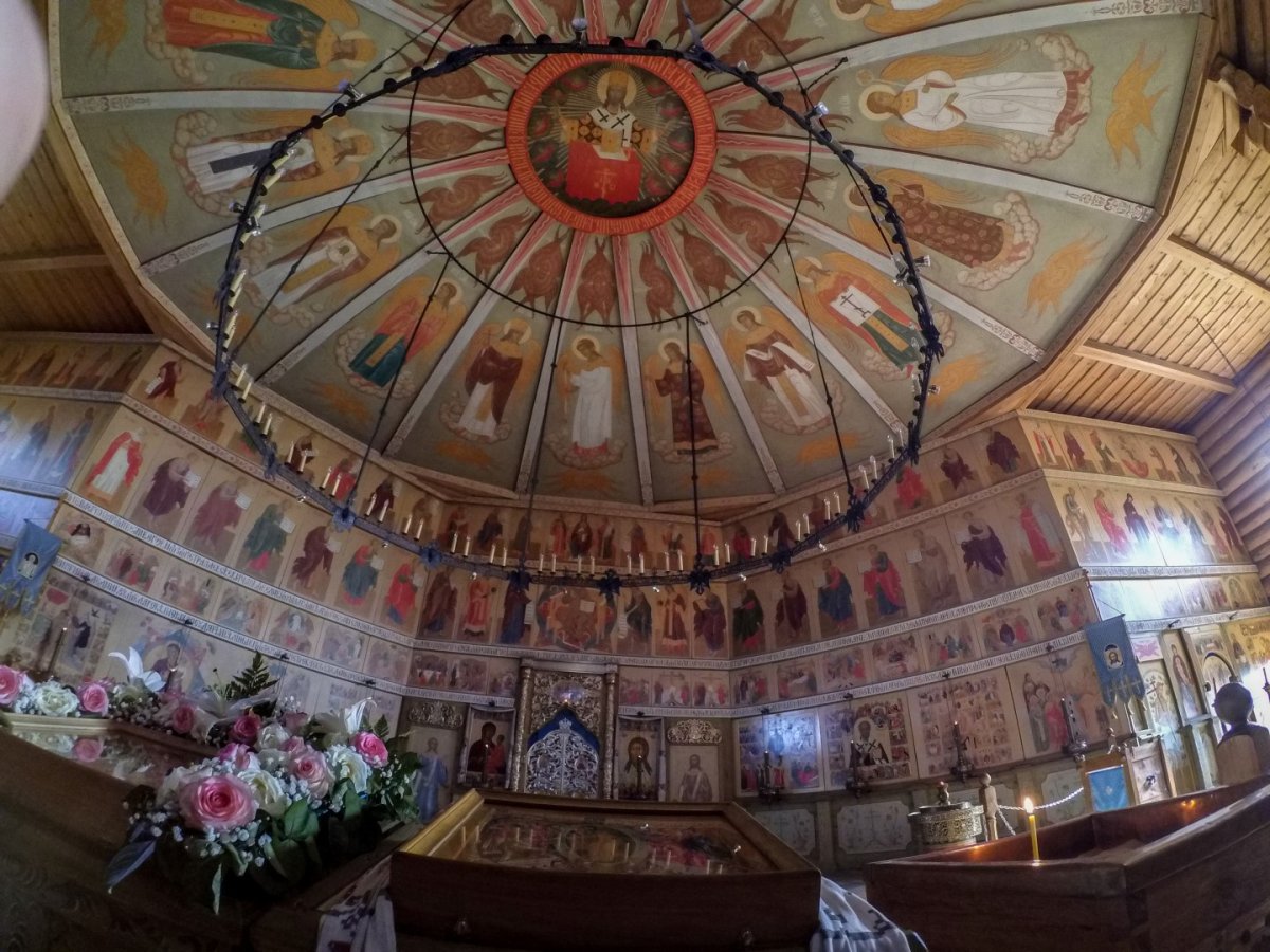 Покровская Церковь Невский лесопарк внутри