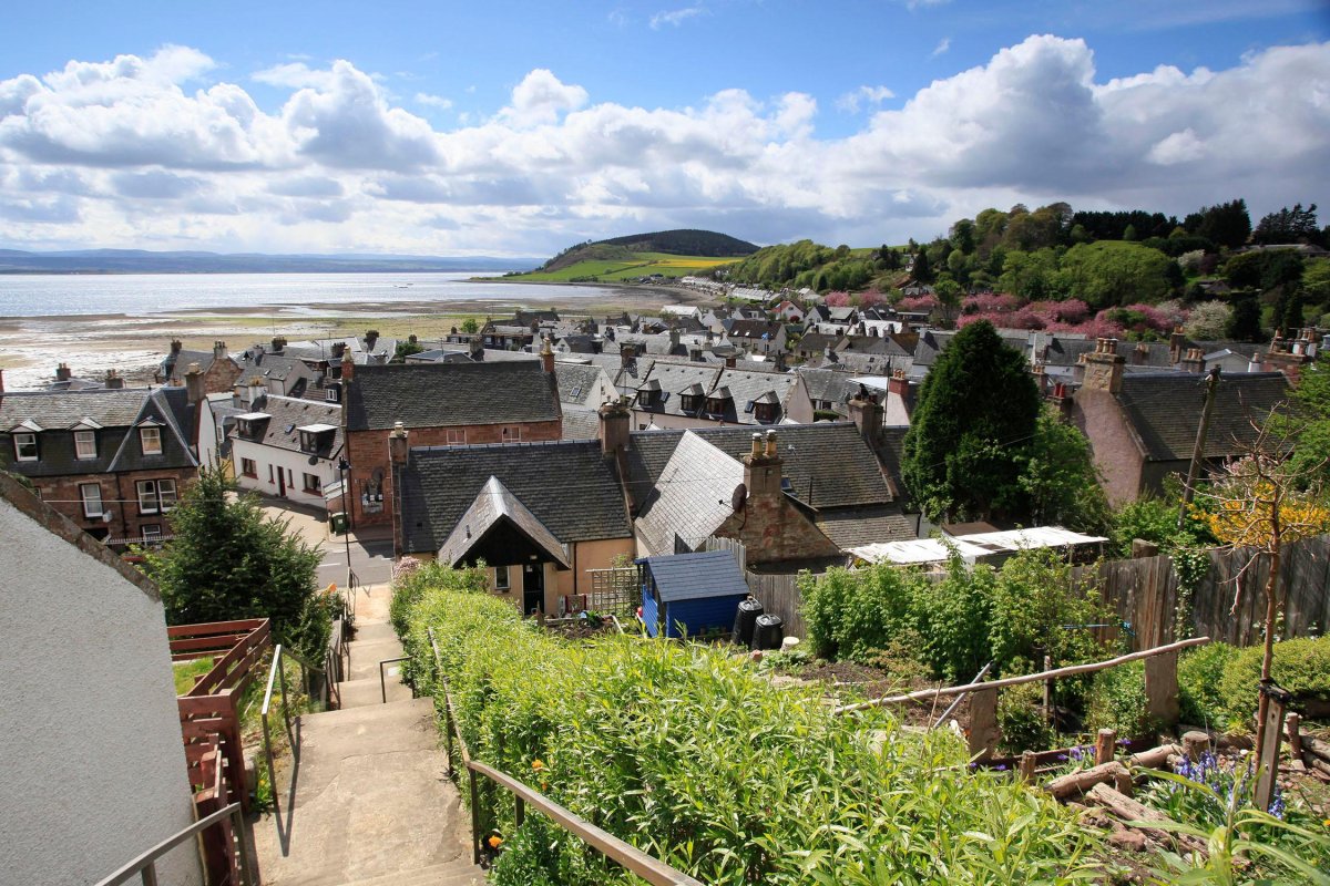 People live in scotland. Деревня Боннибридж в Шотландии. Холландстаун Шотландия. Деревня Лендалфут в Шотландии. Боннибридж Шотландия НЛО.