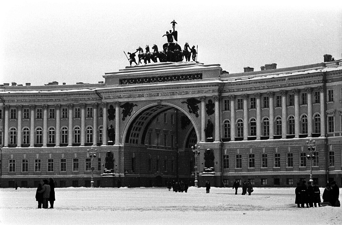 Арка главного штаба в Санкт-Петербурге 19 век