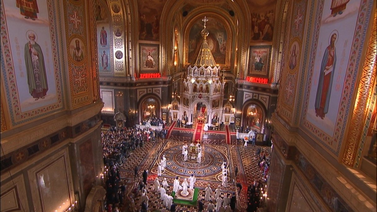 Пасхальная служба в храме Христа Спасителя