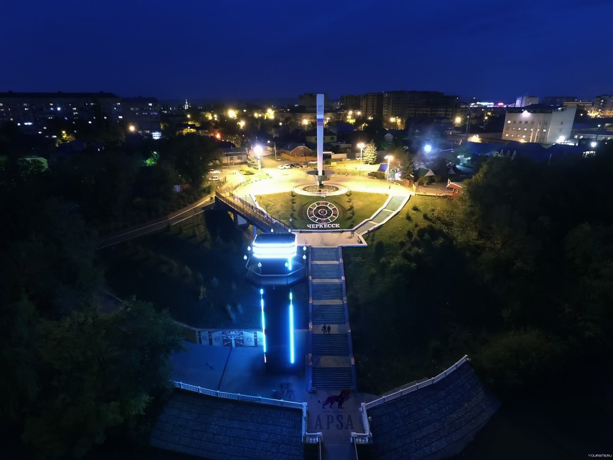 Зеленый остров Черкесск ночью