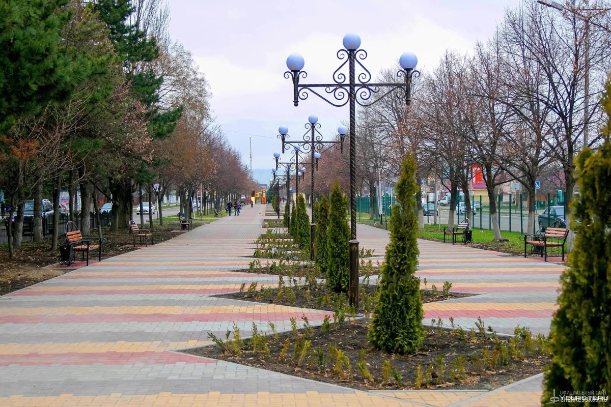 Черкесск аллея Доватора