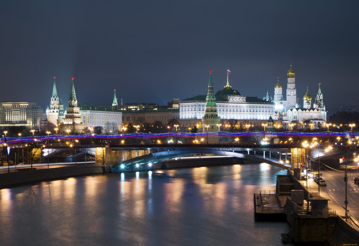Ночная Москва река