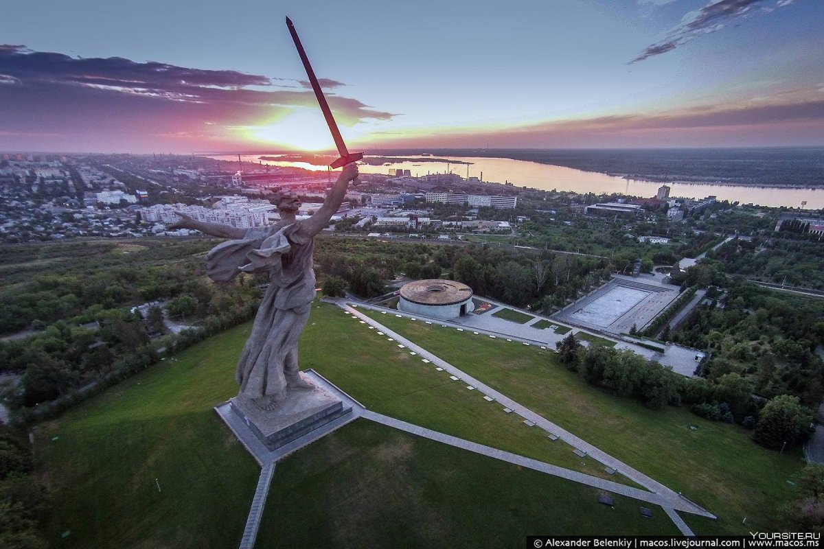 Волгоград Мамаев Курган с Волги