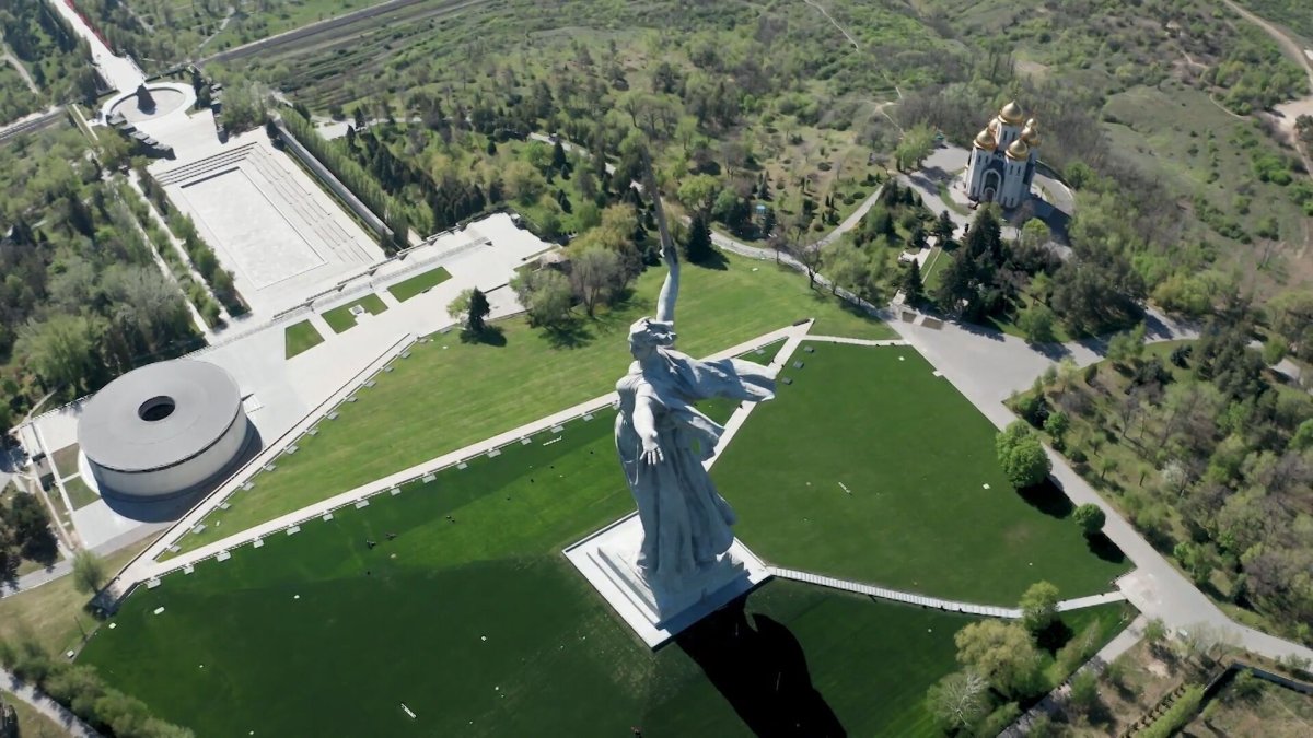 Скульптура Родина-мать Мамаев Курган Волгоград