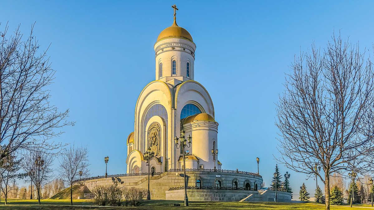 Храм георгия. Храм Георгия Победоносца Москва на Поклонной горе. Храм Георгия Победоносца парк Победы. Церковь на Поклонной горе в Москве. Георгиевский храм Поклонная гора.