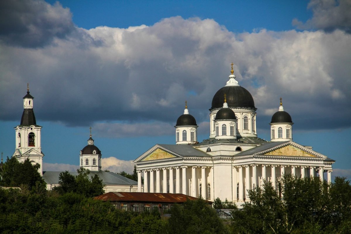 Белокаменные храмы Арзамаса