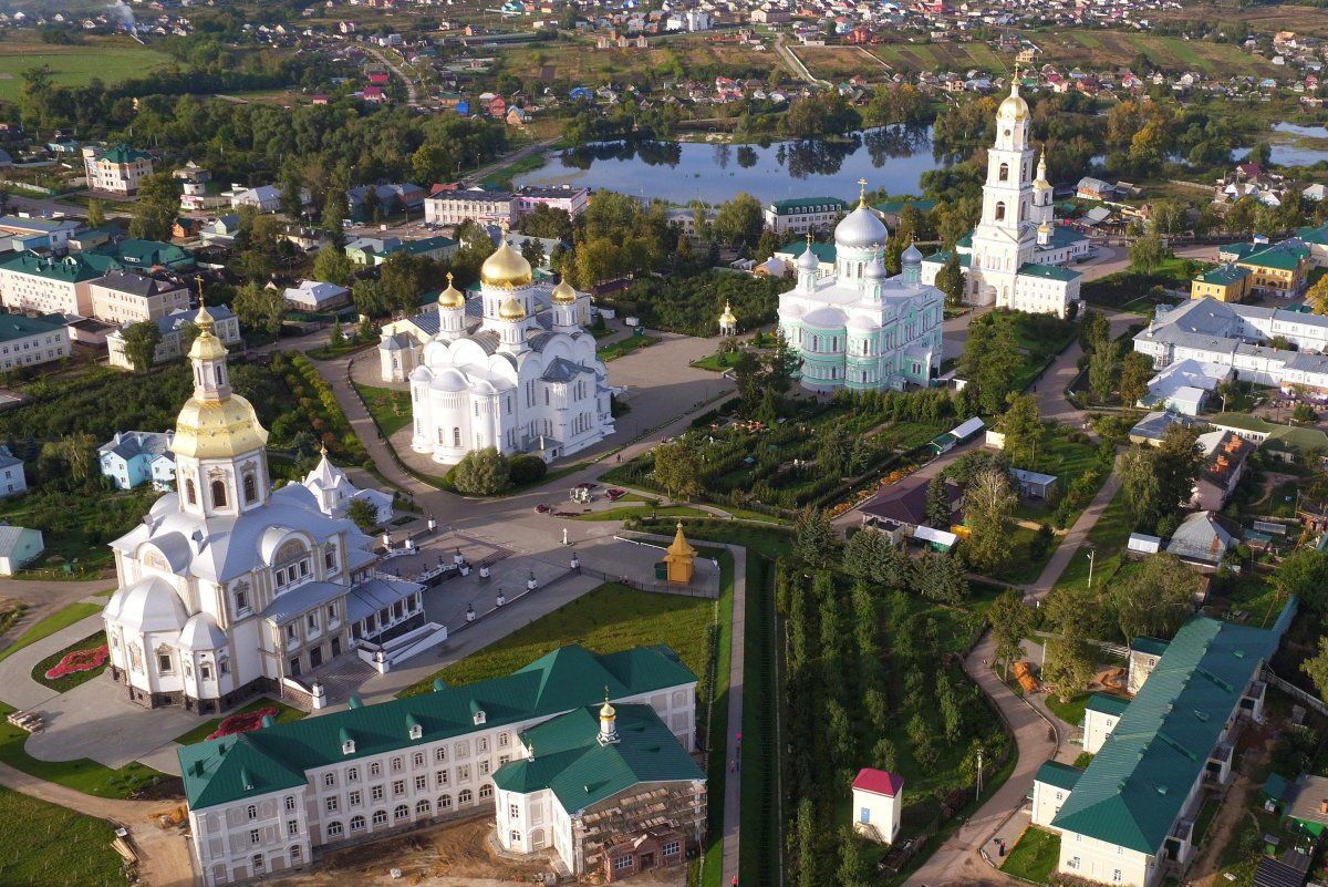 Дивеево. Серафимо-Дивеевский Троицкий монастырь.