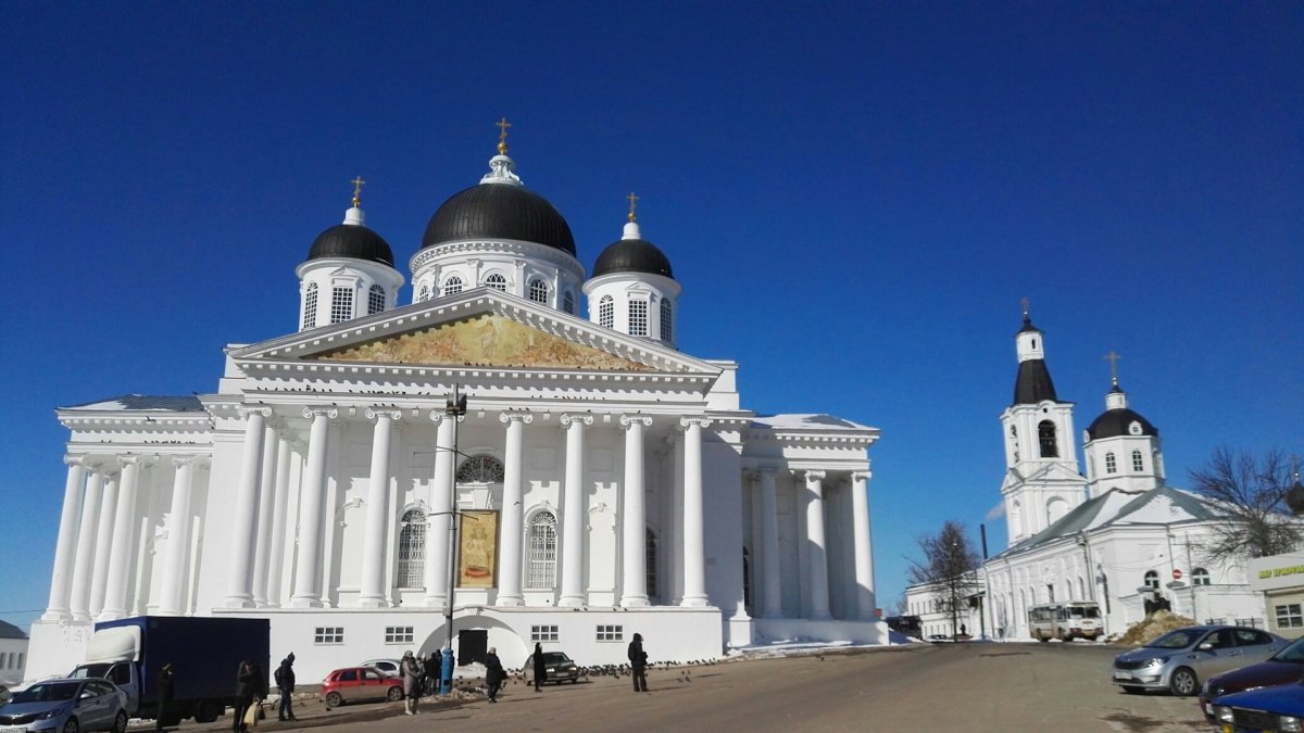 Воскресенский собор Арзамас портик