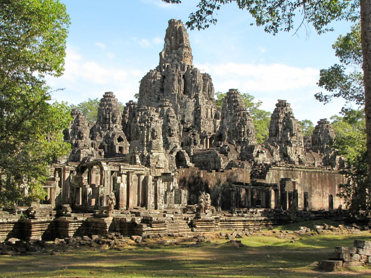Ват гигантский храмовый комплекс в камбодже