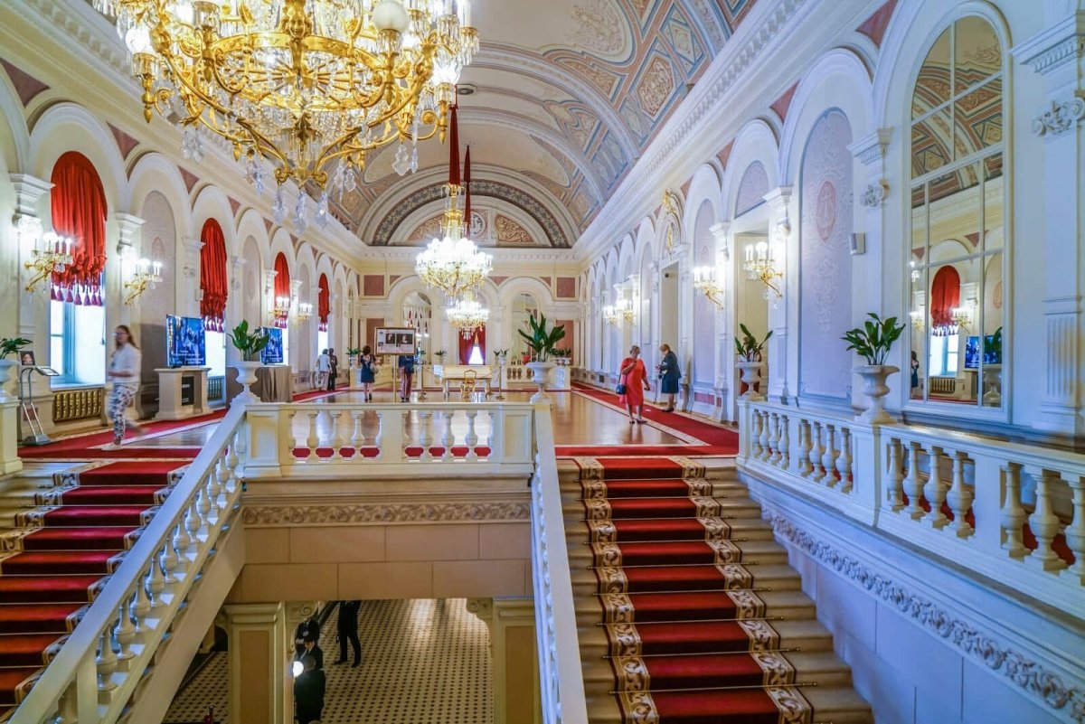 Большой театр в Москве фойе театра