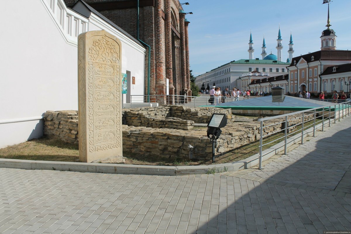 Казанский Кремль мавзолей казанских Ханов