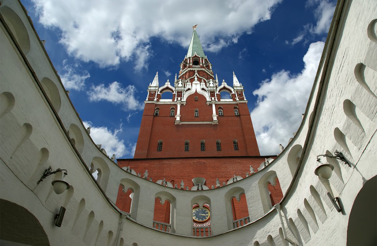 Часы на Троицкой башне Московского Кремля