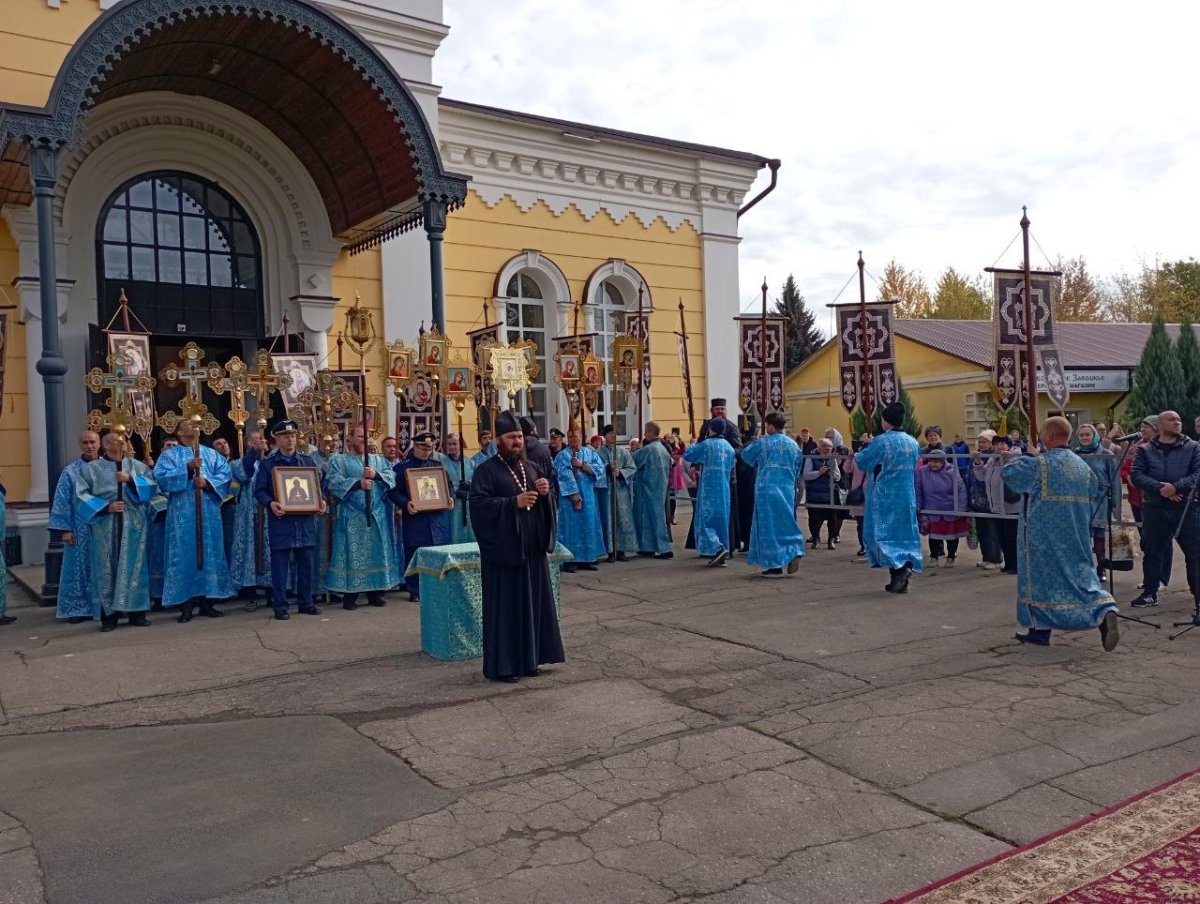 Крестный ход на Покров Пресвятой Богородицы