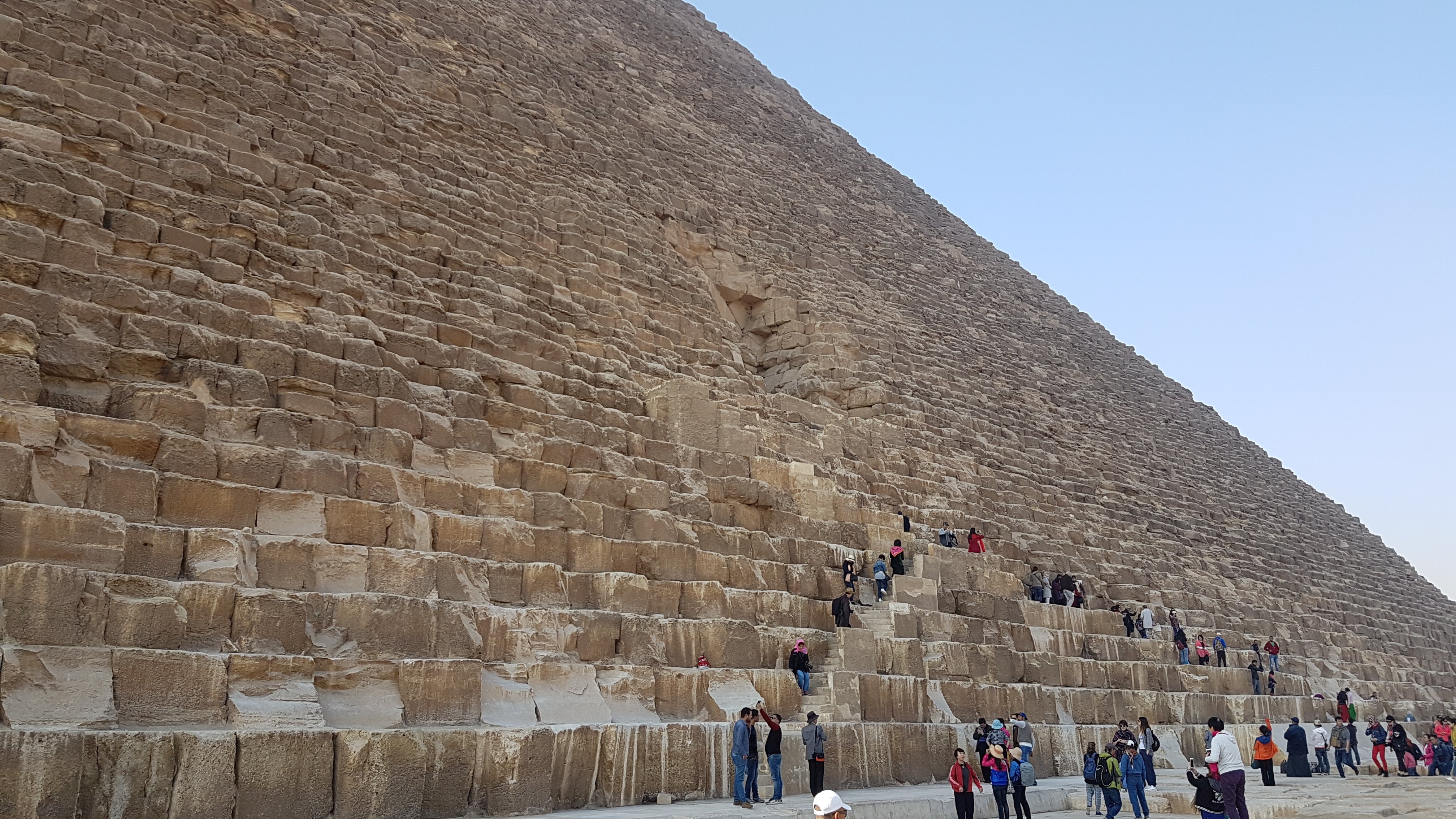 Числа пирамиды хеопса. Пирамида Хуфу (Хеопса) в Египте. Пирамида Хеопса (Хуфу). Пирамида Хуфу Египет. Египет пирамида Хеопса внутри.