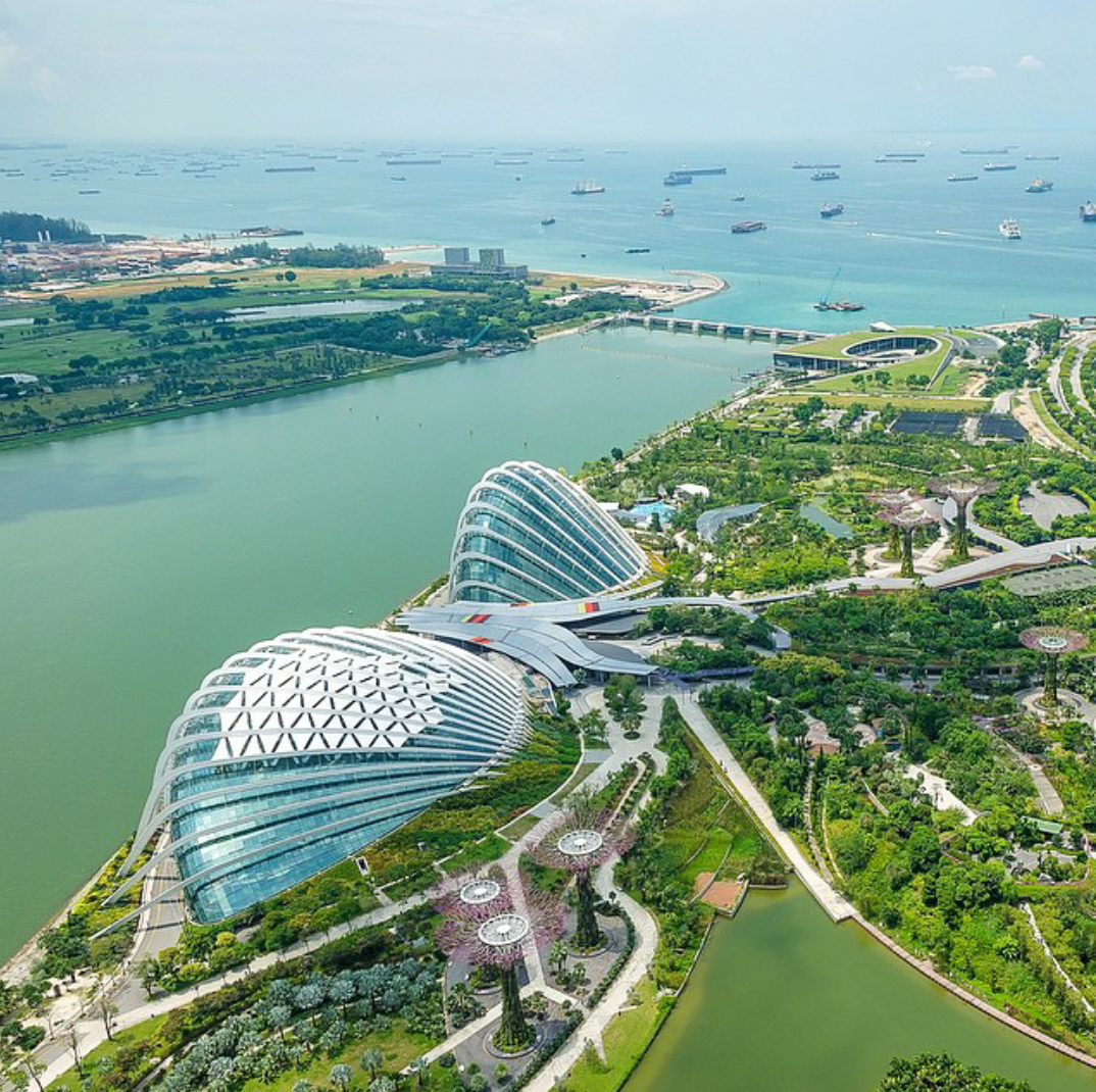 Услуги сингапур. Гарденс Бэй Бэй Сингапур. Gardens by the Bay в Сингапуре генплан. Сады у залива Сингапура сверху.