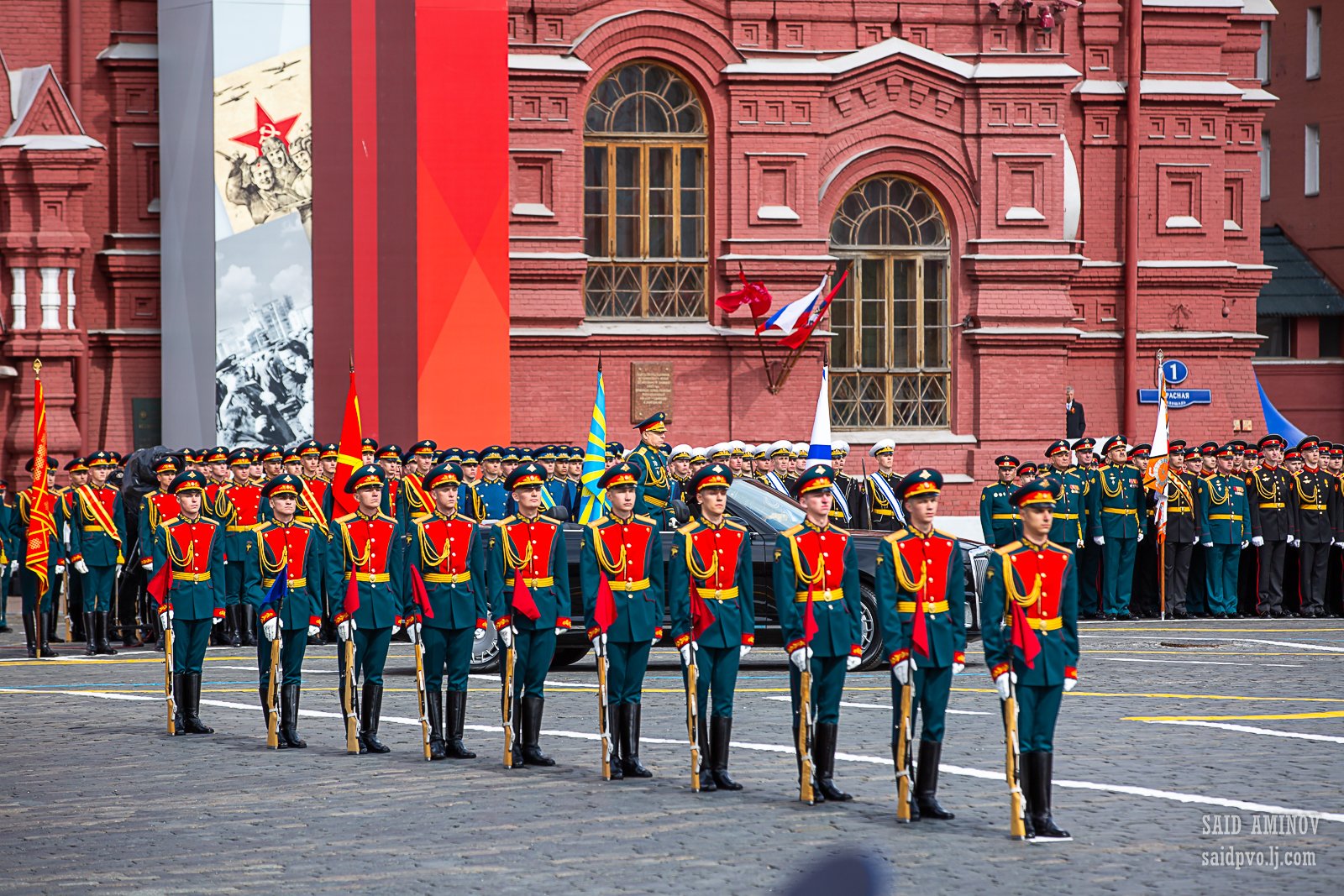 9 мая день победы москва. Военный парад на красной площади в Москве 2022. Парад 9 мая в Москве 2022 на красной площади. Преображенский полк рота почетного караула Москва. Военный парад на красной площади 9 мая 2022.