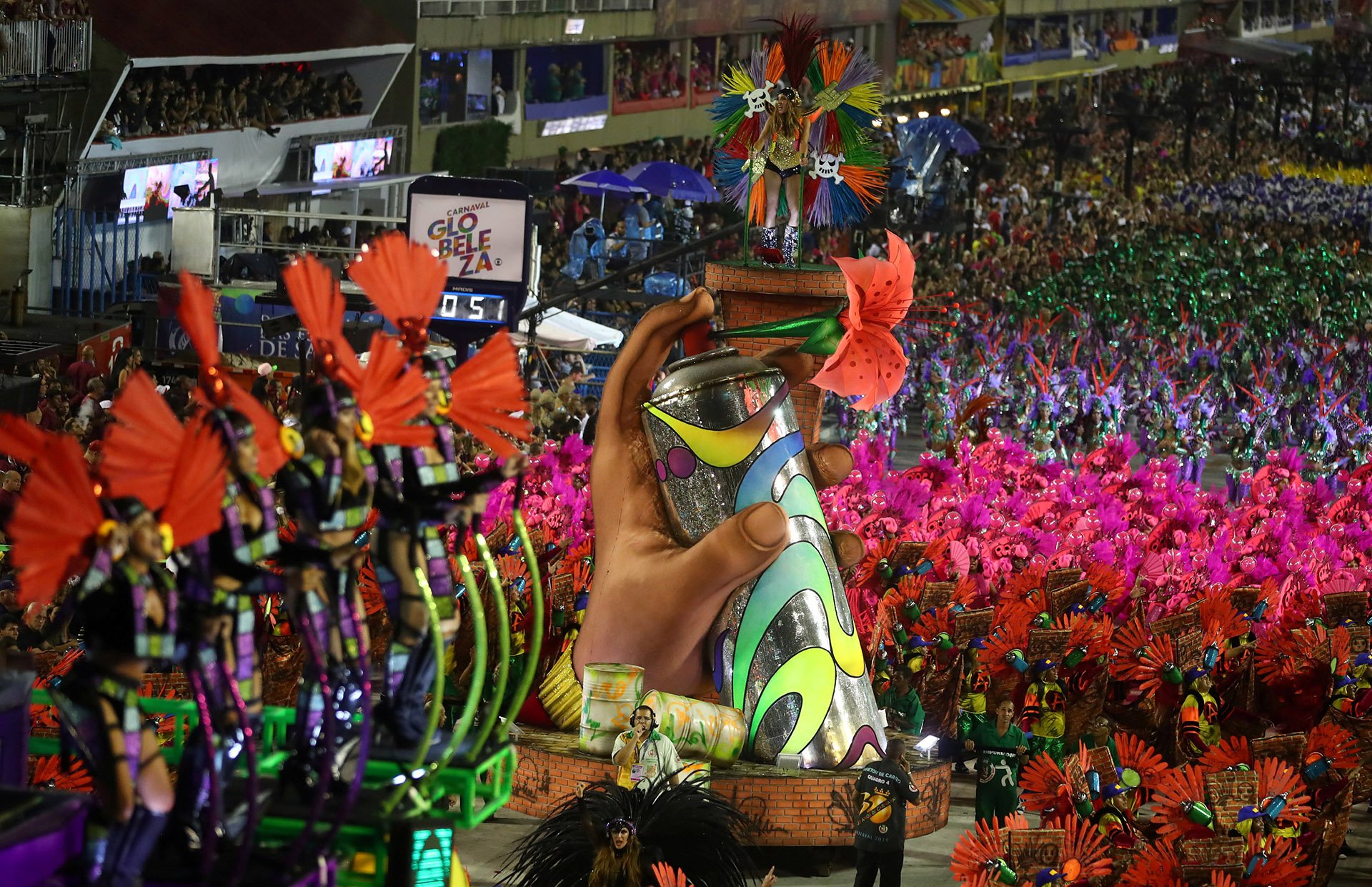 Карнавал в Рио-де-Жанейро Рио-де-Жанейро Бразилия. Самбодром Бразилия карнавал. Карнавал в Рио самбодром. Рио де Жанейро праздник карнавал.