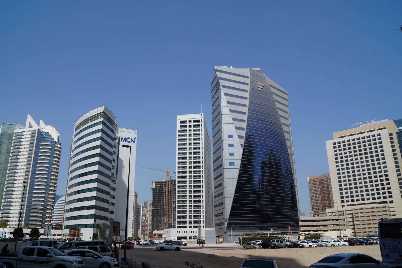 Al barsha heights. Теком Дубай. Район tecom Дубай. Район барша в Дубае. Al Barsha Дубай район.