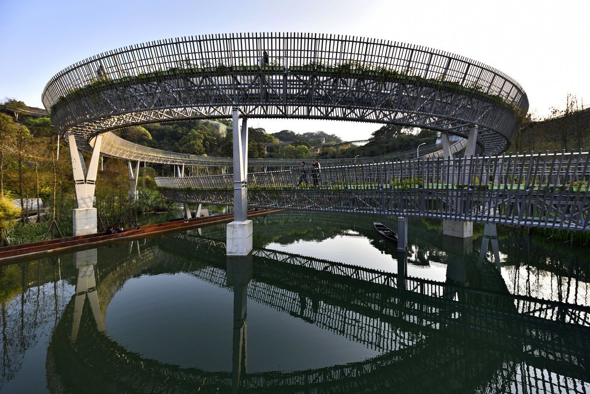 Пешеходный мост в Гуанчжоу. China Fuzhou Jin Niu Shan Trans-Urban Connector.