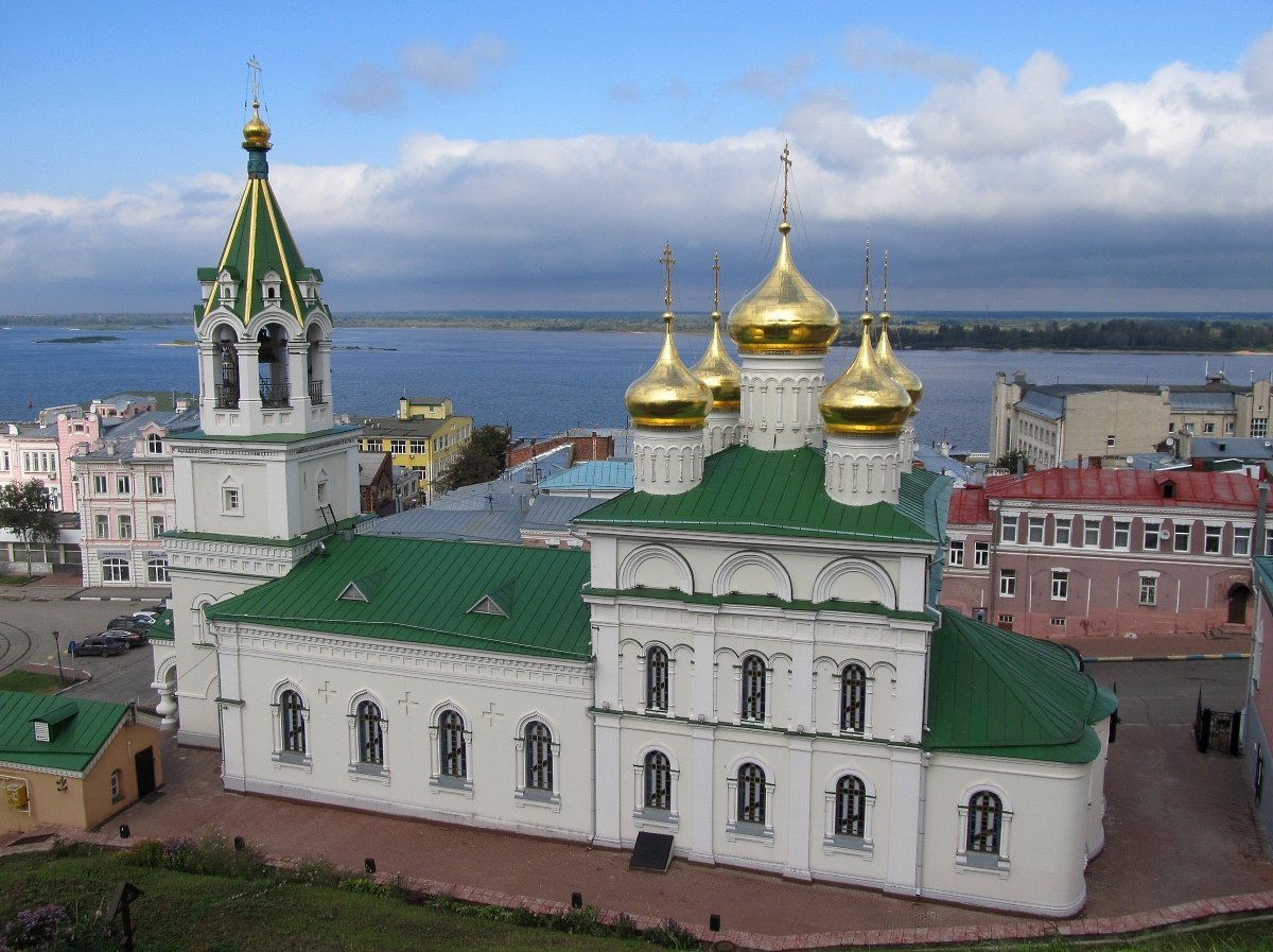 Храмы нижнего новгорода. Троицкая Церковь Нижний Новгород Рождественская. Вид Нижний Новгород храм. Нижний Новгород визитная карточка города. Троицкая Церковь на улице рождественской в Нижнем Новгороде.