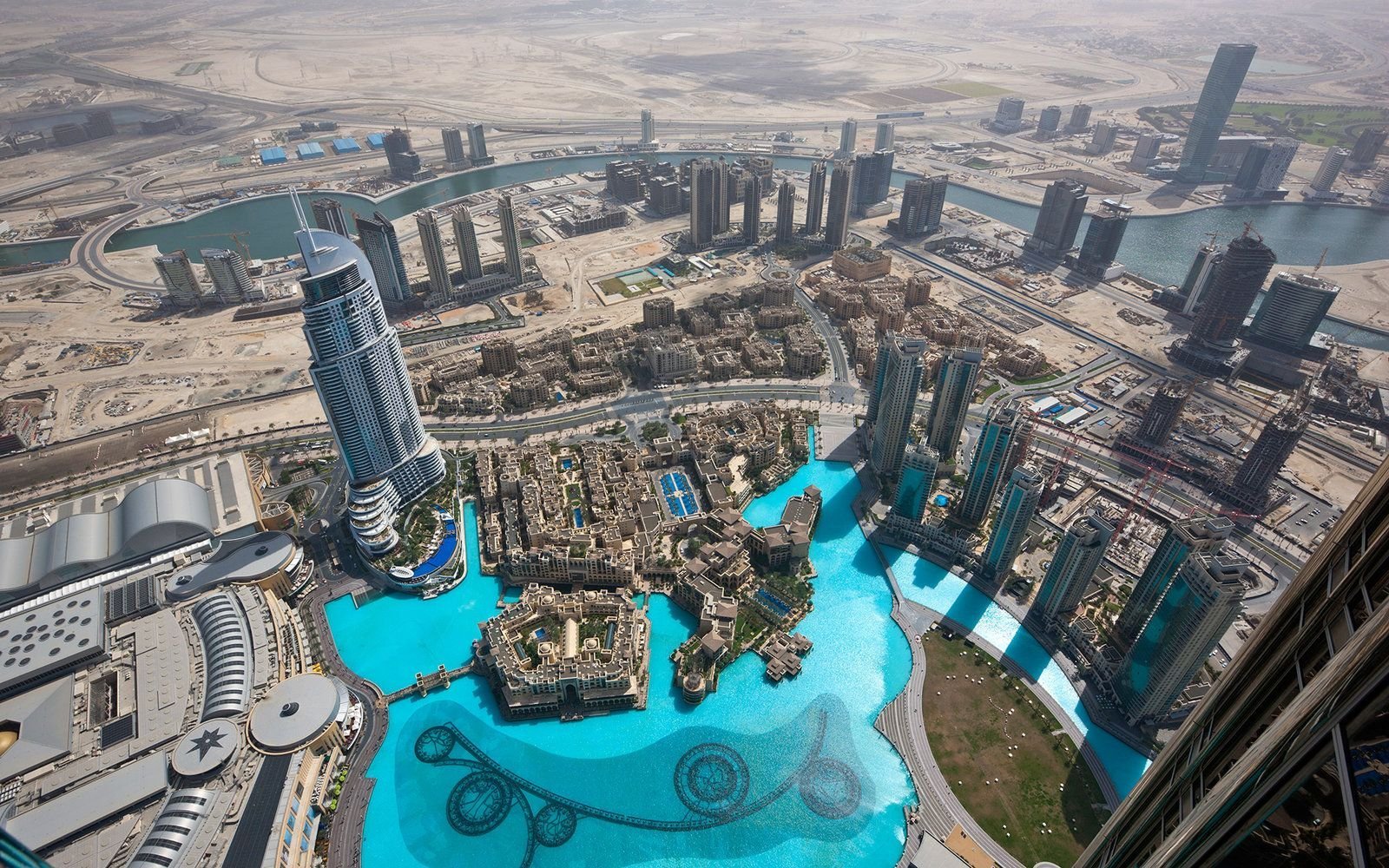 Район бурдж халифа. Бурдж-Халифа Дубай. Абу Даби Бурдж Халифа. Бурдж Халифа высота. Высота Бурдж Халифа в Дубае.