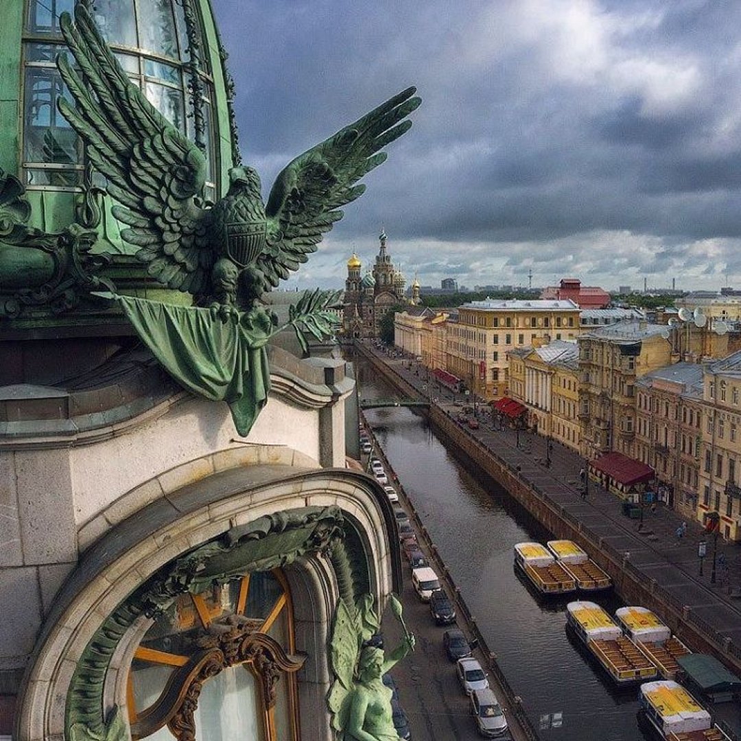 Дом Зингера в Санкт-Петербурге Орел